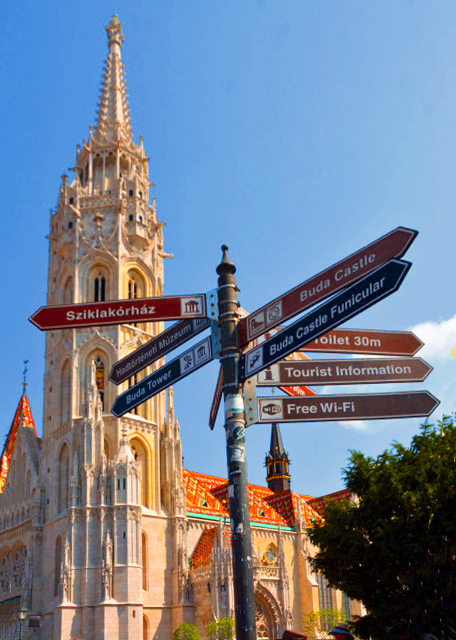 16_2017-07-11_Holy Trinity Square_Signpost ��λһ��㳡��·��0001.JPG