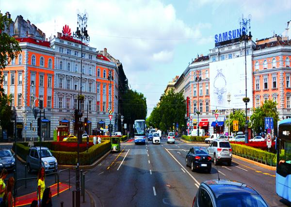 29_2017-07-11_Andr��ssy Avenue_Oktogon �˽ǹ㳡-10001.JPG
