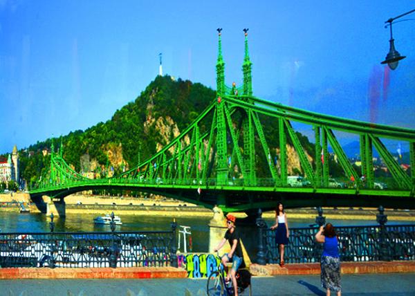 2017-07-11_Liberty Bridge-40001.JPG