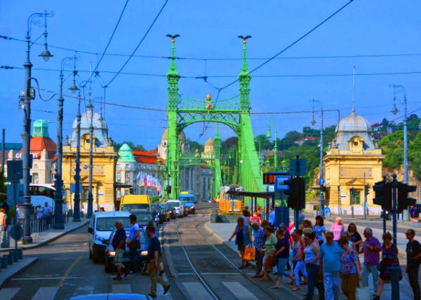 2017-07-11_Liberty Bridge & Tram Track0001.JPG