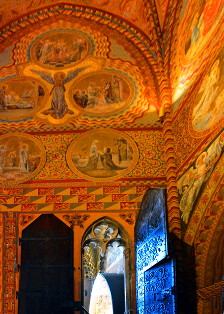 15_2017-07-11_Matthias Church_Asymmetrical Doorway �ǌ��Q���T0001.JPG