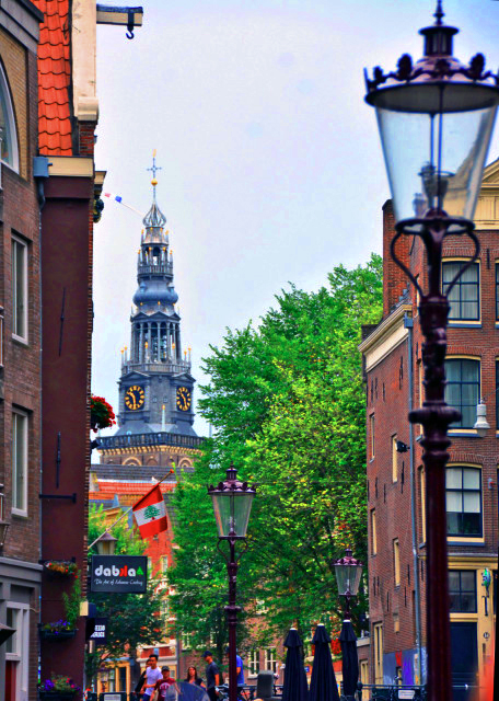 20_2017-08-15_Oude Church Viewed from Oudezijds Kolk ���ڳ��˺ӹۿ��Ͻ���-20001.JPG