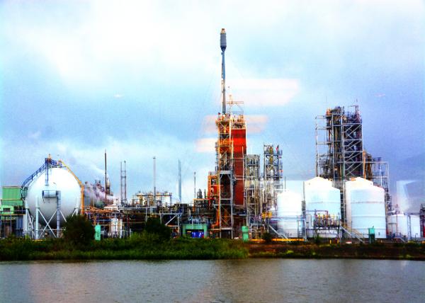 2017-08-17_Dordrecht_DuPont Manufacturing Plant-20001.JPG