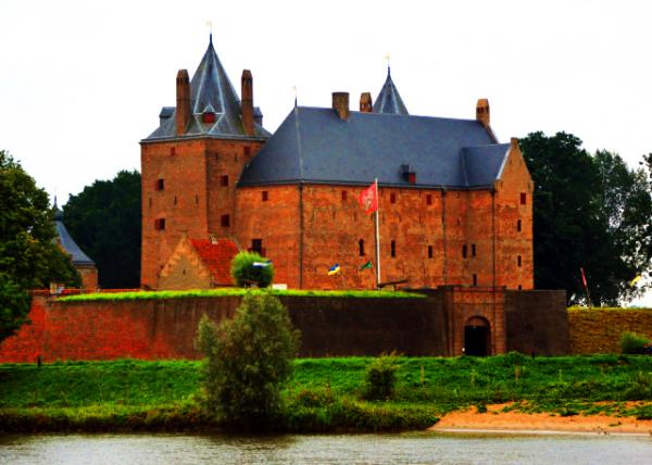 04_2017-08-17_Loevestein Castle-10001.JPG