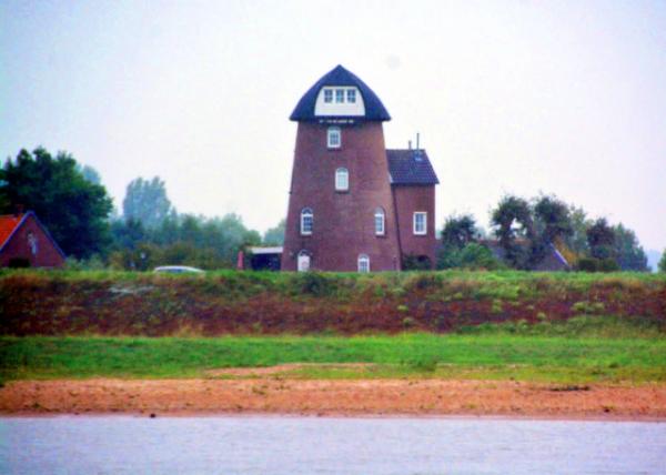 02_2017-08-17_Herwijnen_Former Windmill ��ά�����ɷ糵0001.JPG