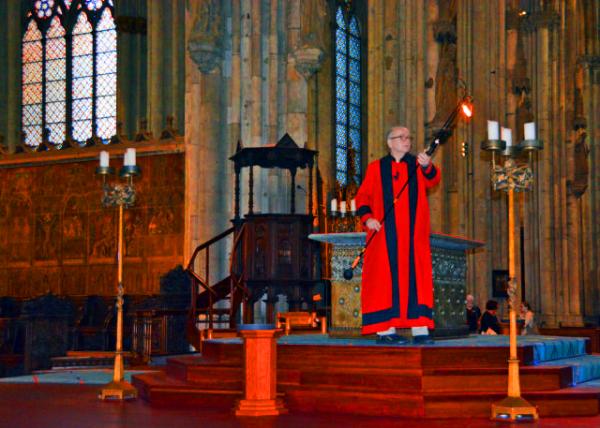 15_2017-08-18_Kölner Dom_Priest ��ʦ-10001.JPG