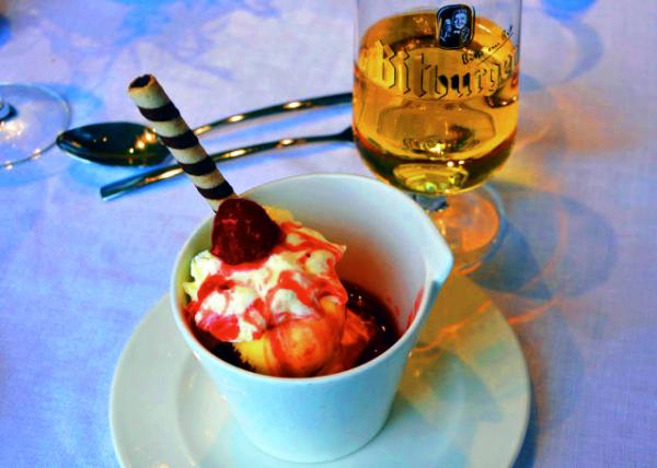 44_2017-08-18_Lunch_Vanilla Ice Cream-Hot Love ��ݱ���ܟ��0001.JPG