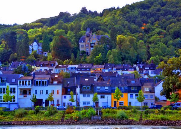 07_2017-08-19_Boppard_Riverfront Houses ����סլ0001.JPG