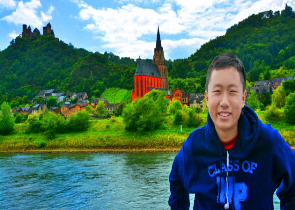 08_2017-08-19_Oberwesel_Schönburg Castle above Pfarrkirche Liebfrauen or Church of Our Lady-10001.jpg