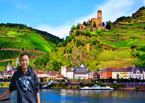 01_2017-08-19_Kaub_Gutenfels Castle @ Rheinkilometer 546-10001.jpg