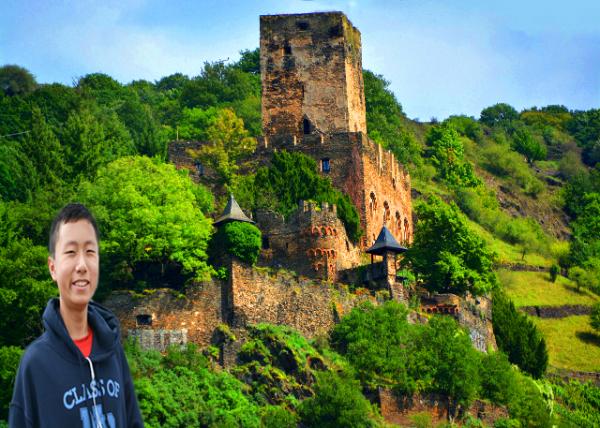 03_2017-08-19_Kaub_Burg Gutenfels Built around 1222, Originally Served as a Toll Collection Point for Securing Customs along the River Rhine-10001.jpg