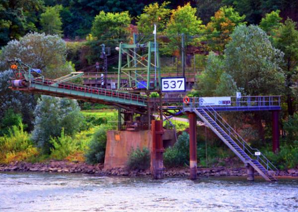 2017-08-19_Trechtingshausen_Hartsteinwerke Sooneck Gmbh @ Rheinkilometer 537 ����ϣ͢˹��ɭ����537���ﴦ���ǽ����������ҵ0001.JPG