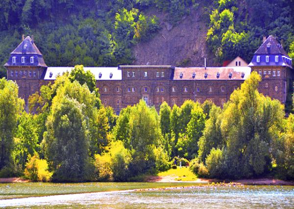 10_2017-08-19_Bacharach_Ehrenthal Complex Featuring Distinctive Dark Stone Masonry & Slate-covered Roofs w Multiple Dormer Windows0001.jpg