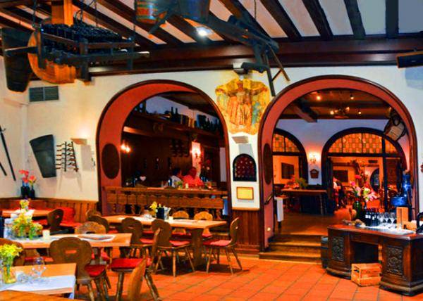 11_2017-08-19_R��desheimer Schloss Restaurant ����˹��Ĭ�Ǳ�����-10001.JPG