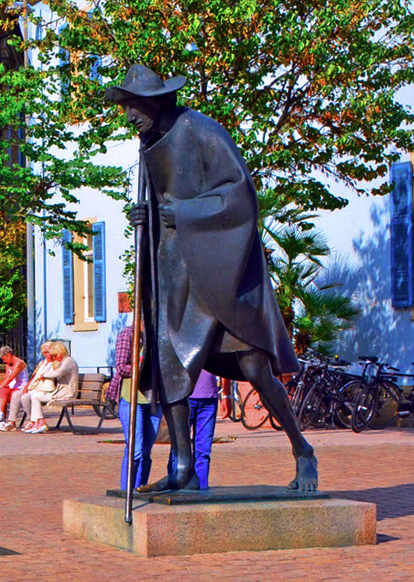 16_2017-08-20_Sculpture_The Jakobspilger Pilgrim Walking to the Cathedral of Santiago de Compostela �Ÿ���˹��ʥ���Ǹ����ó�ʥ֮·0001.JPG