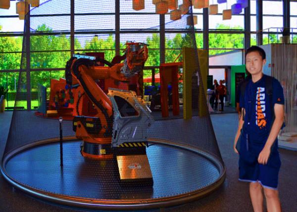 2017-08-21_2017 Mercedes-Benz Robot ���ۻ�����-20001.JPG