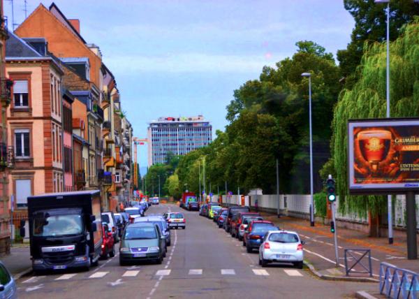 26_2017-08-21_Street_Avenue de la Paix ��ƽ���0001.JPG