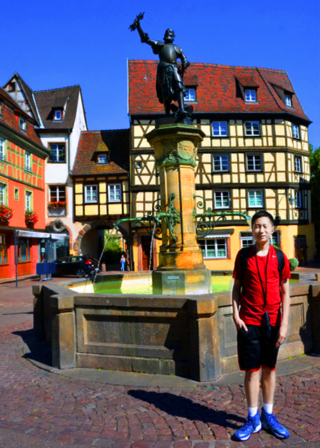 09_2017-08-22_Fountain_Schwendi Fountain @ Place de l'Ancienne Douane ����³�㳡��ʩ�ĵ���Ȫ0001.JPG