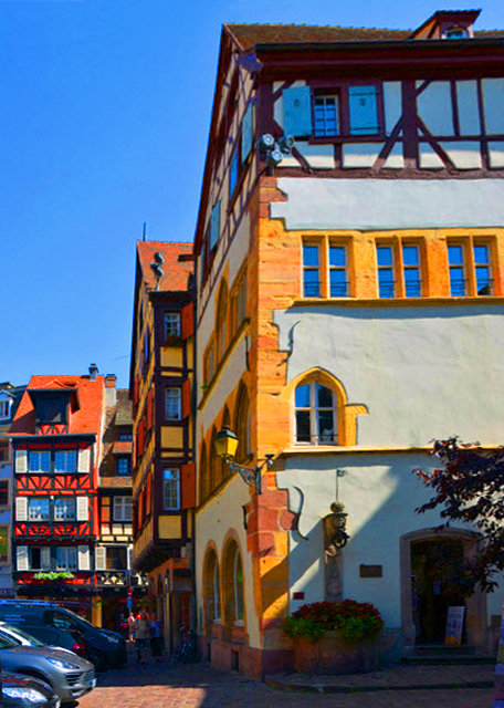 03_2017-08-22_Bldg_Adolph House Built in 1350_ Oldest in Colmar ���1350��İ������ݡ�-�Ơ��R���ϵĽ��B10001.JPG