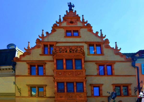 17_2017-08-22_House of Heads Built in 1609 ʼ���1609��ı��hԺ-20001.JPG