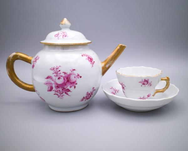 16_chinese_qianlong_puce_teapot-min.jpg
