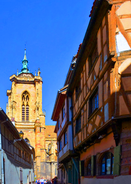 08_2017-08-22_Street_Rue des Tourneurs w St Martin's Church in the Background ͼ¬�Ƚ��뱳���ʥ��������0001.JPG