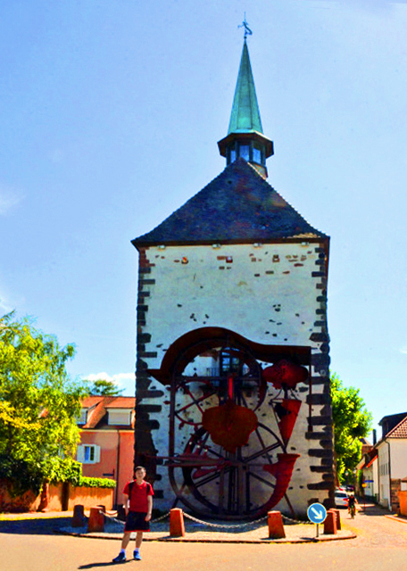 08_2017-08-22_Radbrunnenturm or Wheel Fountain Tower_Back0001.JPG