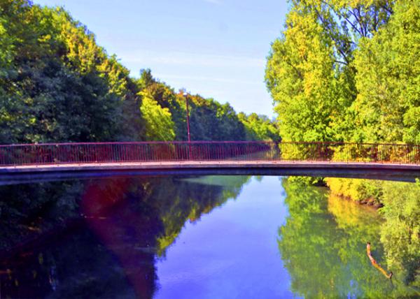 22_2017-08-22_Möhlin River_Pedestrian Bridge0001.JPG