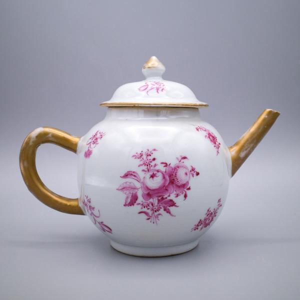 1779281370734948.jpg chinese_qianlong_puce_teapot-min.jpg