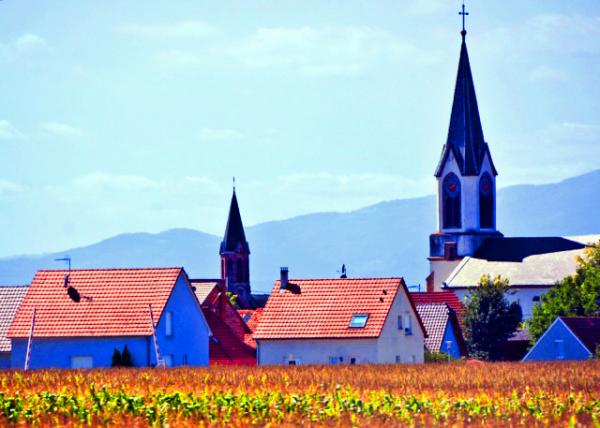 03_2017-08-22_Wolfgantzen_St. Wolfgang Church w Protestant Church in the Background �ֶ����ᯡ�ʥ���ֶ���Խ����뱳����½̽���0001.JPG