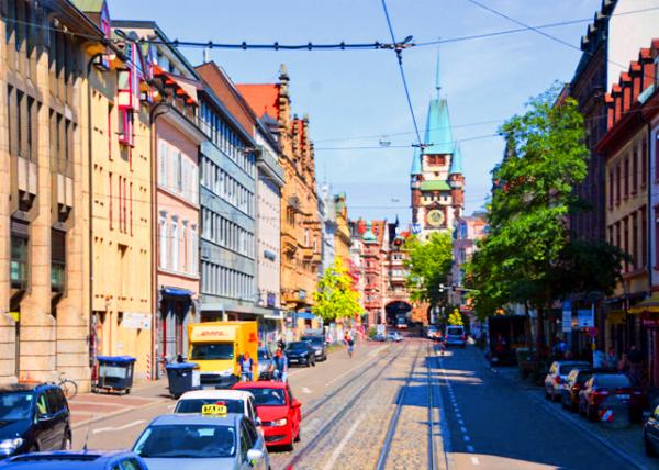 10_2017-08-22_Freiburg_Martinstor on Kaiser-Joseph-Straße ��ɪ-Լɪ�����ϵ���������-20001.JPG