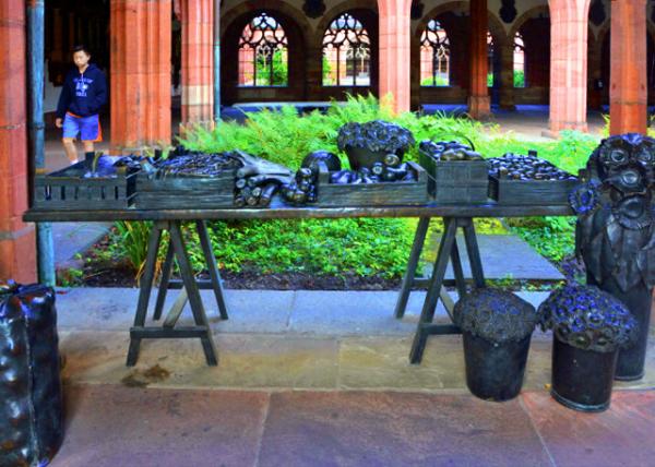 16_2017-08-23_Church_Basel Minster_St. Katharina & St. Nikolaus Cloister_Market Sculpture0001.JPG