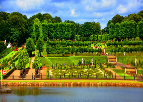 2016-07-06_Frederiksborg Gardens_Baroque Park w Its Cascading Water Feature in the Background ����˹�԰���䱳����ٲ�ˮ��0001.JPG