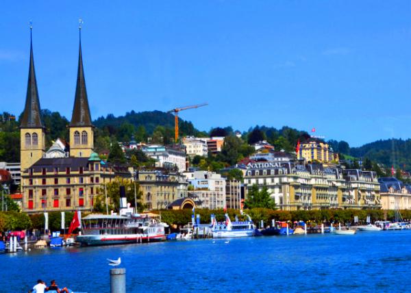 2017-08-23_Church of St. Leodegar over the Lake Lucerne-20001.JPG