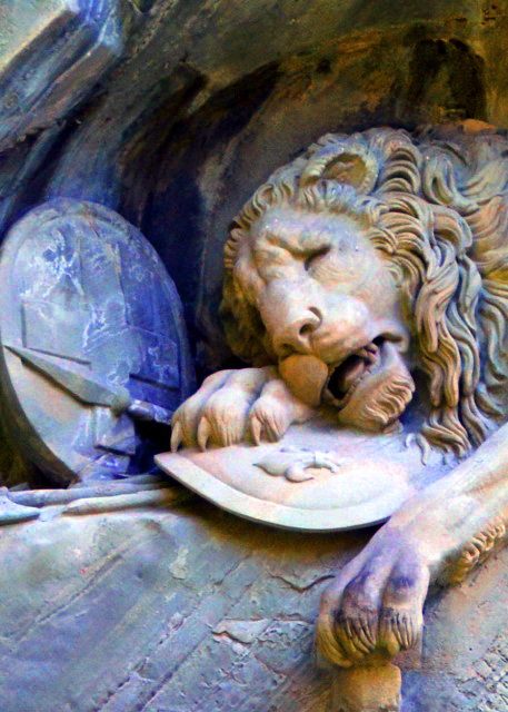 03_2017-08-23_Lion Monument_Mortally-Wounded Lion by Lukas Ahorn ʨ�Ӽ����¬��˹����������Ƶ��ܵ������˺���ʨ��0001.JPG