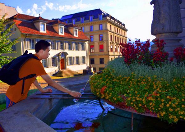 06_2017-08-23_Hofkirche Fountain_the Cleanest Drinking Water from the Mtns ��͢������Ȫ����ɾ���ɽȪˮ-20001.JPG