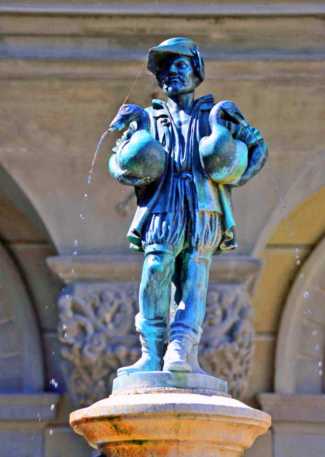 24_2017-08-23_Fountain @ Hirschenplatz ��͢���ù㳡��Ȫ-10001.JPG