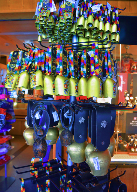 2017-08-23_Store_Swiss Souvenir Cow Bells ��ʿţ�����Ʒ0001.JPG
