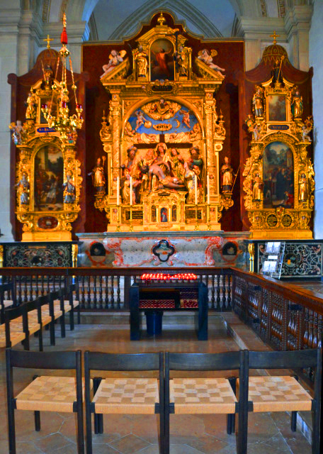 07_2017-08-23_Church of St. Leodegar_Transept ����0001.JPG
