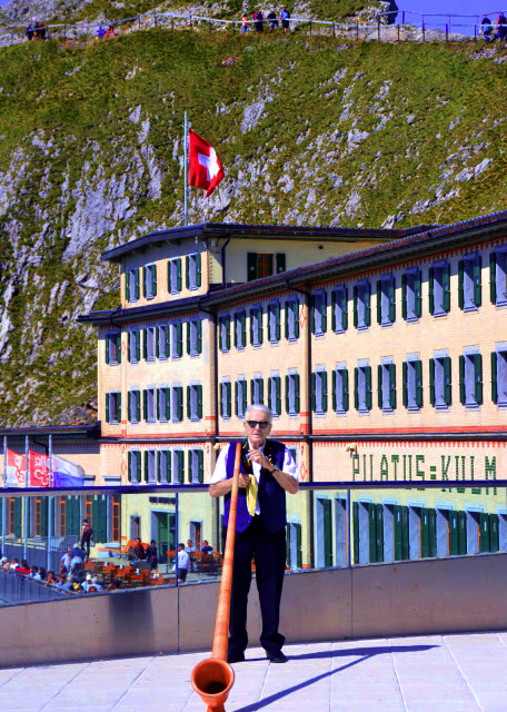 24_2017-08-24_Hotel Pilatus Kulm_Alphorn ������˹����0001.JPG