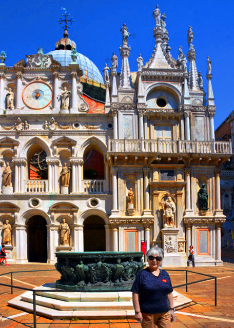 1779581671421152.jpg 14_2018-07-09_Doge's Palace_Ornamentation of the Courtyard w Marble Clock-30001.JPG