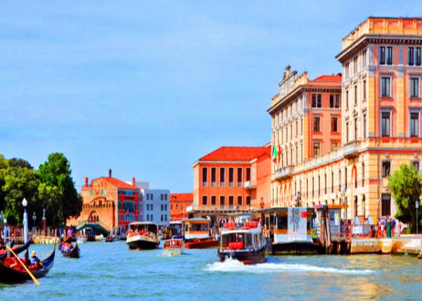 03_2018-07-08_Bridge_Elegant Old Palaces on the Grand Canal0001.JPG