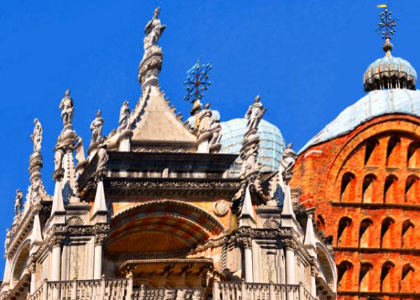 20_2018-07-09_St Mark's Basilica_Cupolas & Statues 񷶥�����0001.JPG