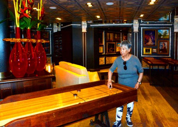 02_2018-07-12_Deck-2_Lower Promenade_Billboard Onboard-20001.JPG