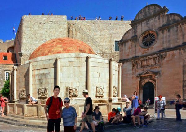 09_2018-07-13_Large Onofrio's Fountain ���ŵ�������Ȫ0001.JPG