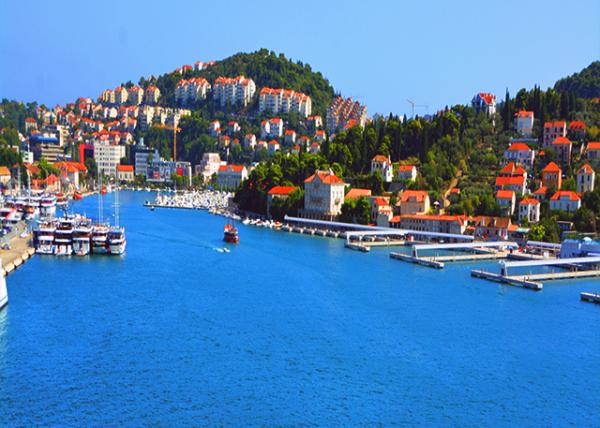 2018-07-13_Gruž Port, Dubrovnik��s Main Harbor for Ferries & Cruise Ships -20001.JPG