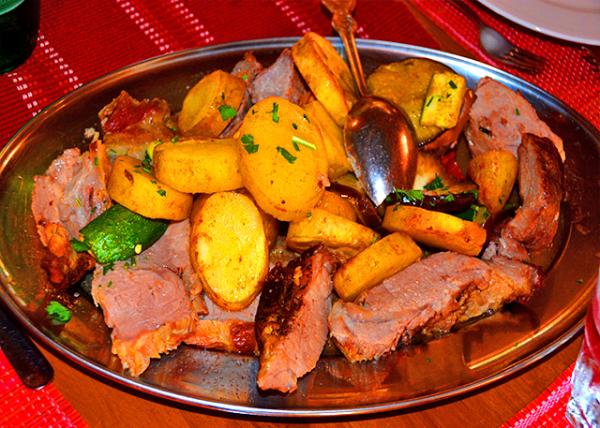 16_2018-07-13_Konavle Village_Peka, a Signature Dish Characterized by Meat & Vegetables Slow-Cooked under the Bell0001.jpg