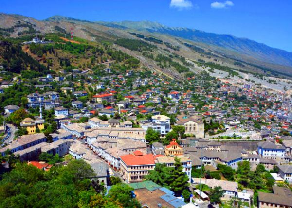 03_2018-07-14_Gjirokastër_View of the Citadel from the Castle �ӳǱ��t������ 0001.JPG