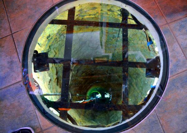 21_2018-07-14_Gjirokastër_Well ��0001.JPG