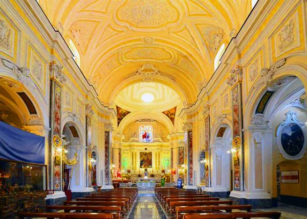 05_2018-07-17_Cetara_Church of St. Francis of Assisi Dating back to 1585 in Franciscan Style_Interior-10001.jpg